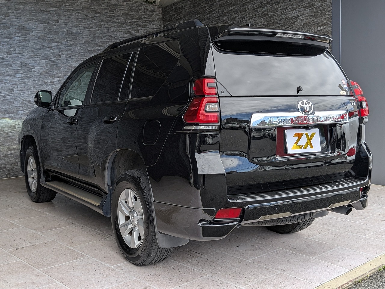 TOYOTA Land Cruiser Prado