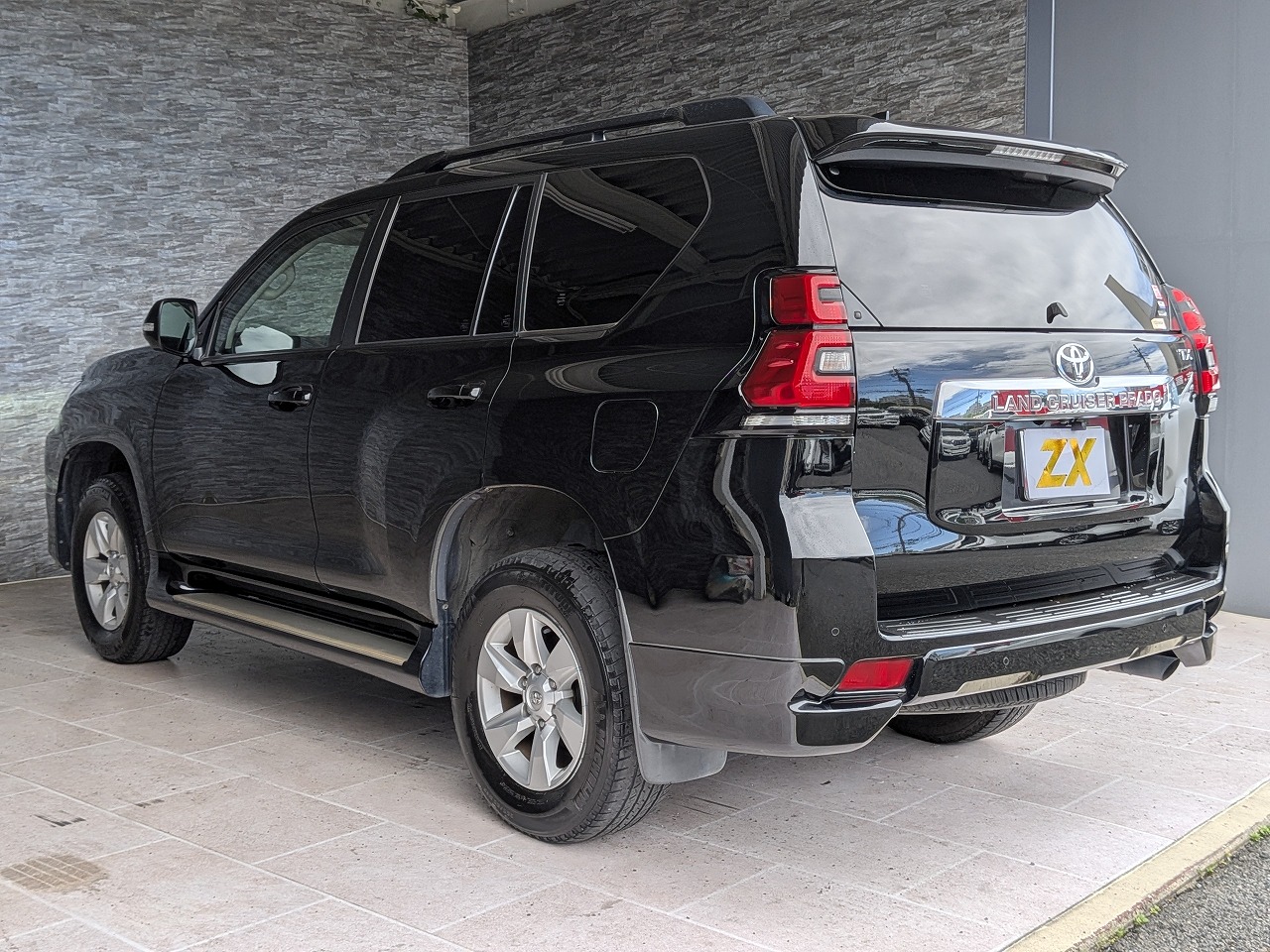 TOYOTA Land Cruiser Prado
