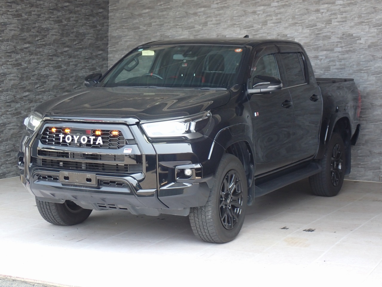 TOYOTA Hilux
