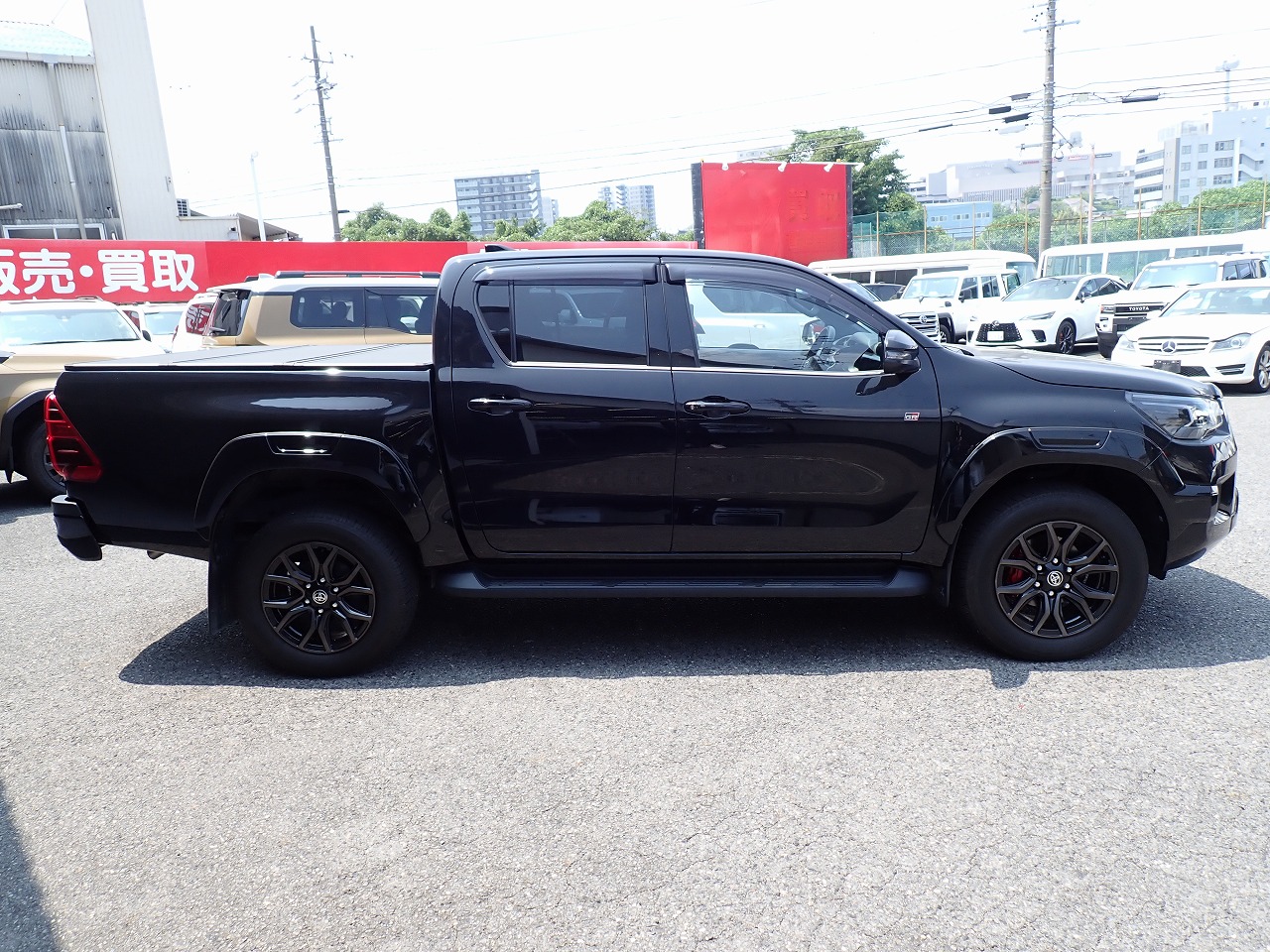 TOYOTA Hilux