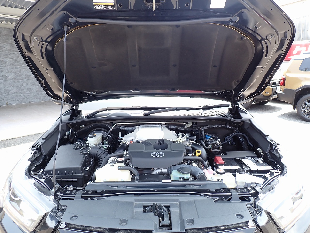 TOYOTA Hilux