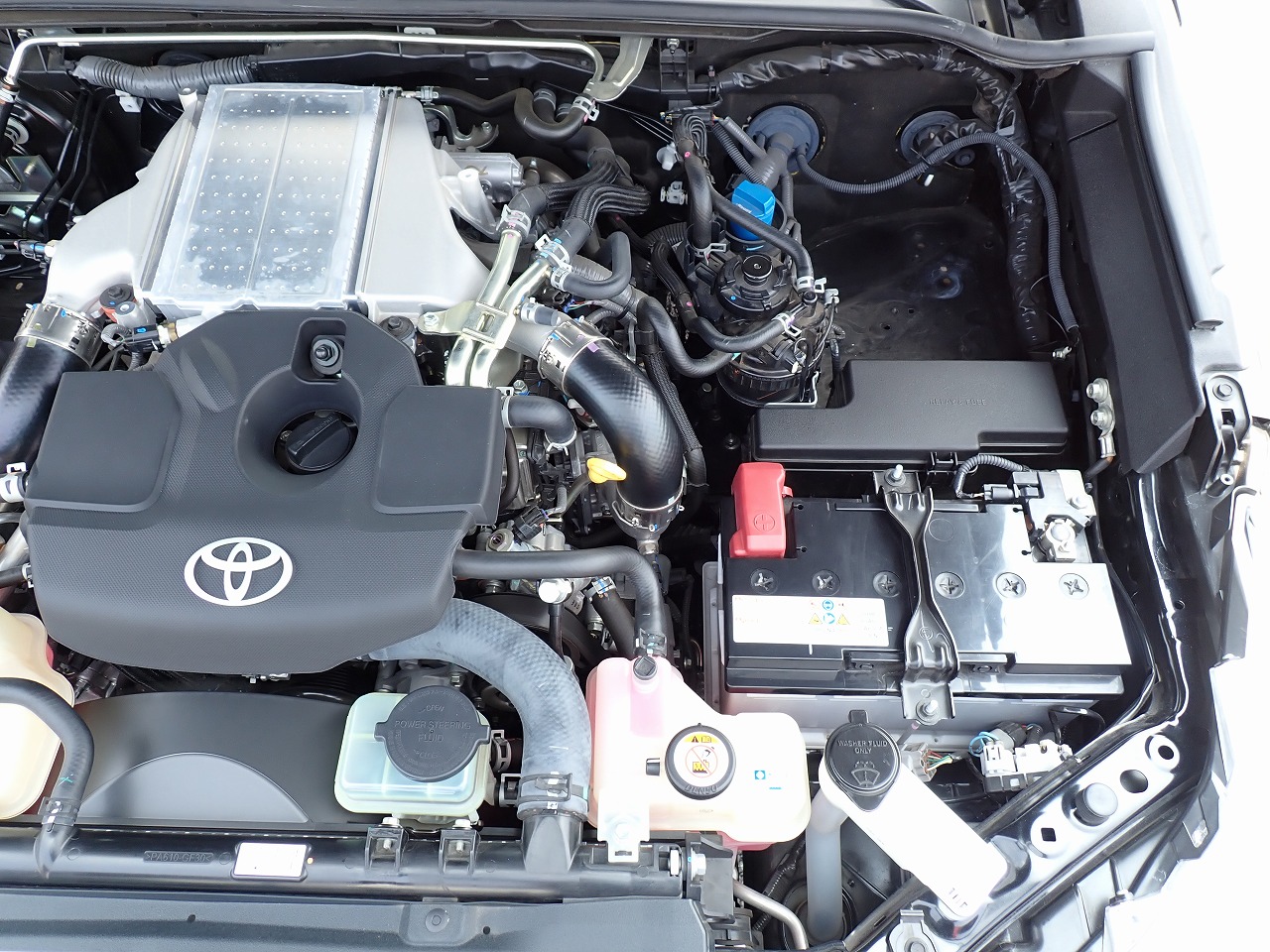 TOYOTA Hilux