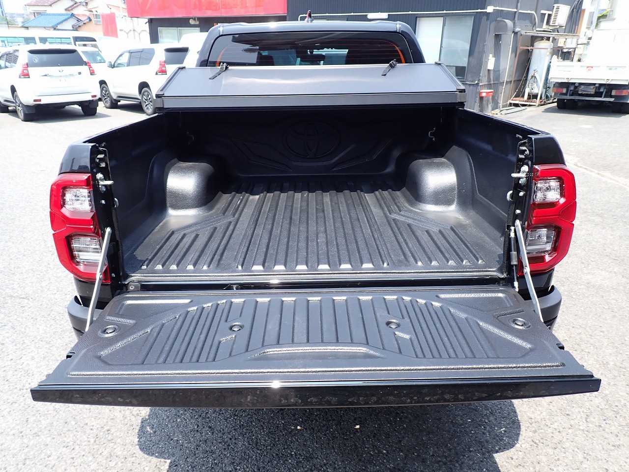 TOYOTA Hilux