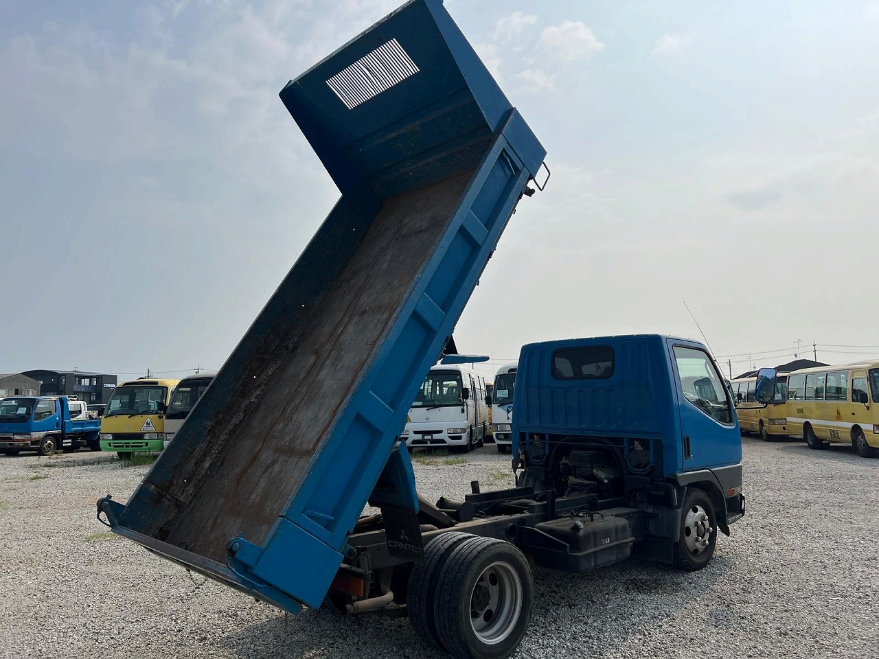 MITSUBISHI Canter