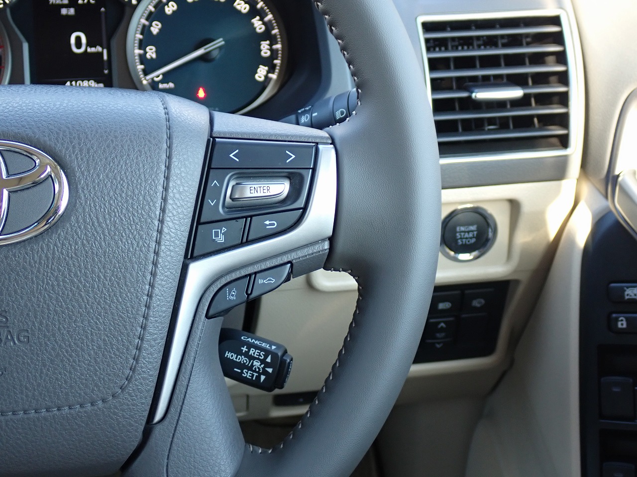 TOYOTA Land Cruiser Prado