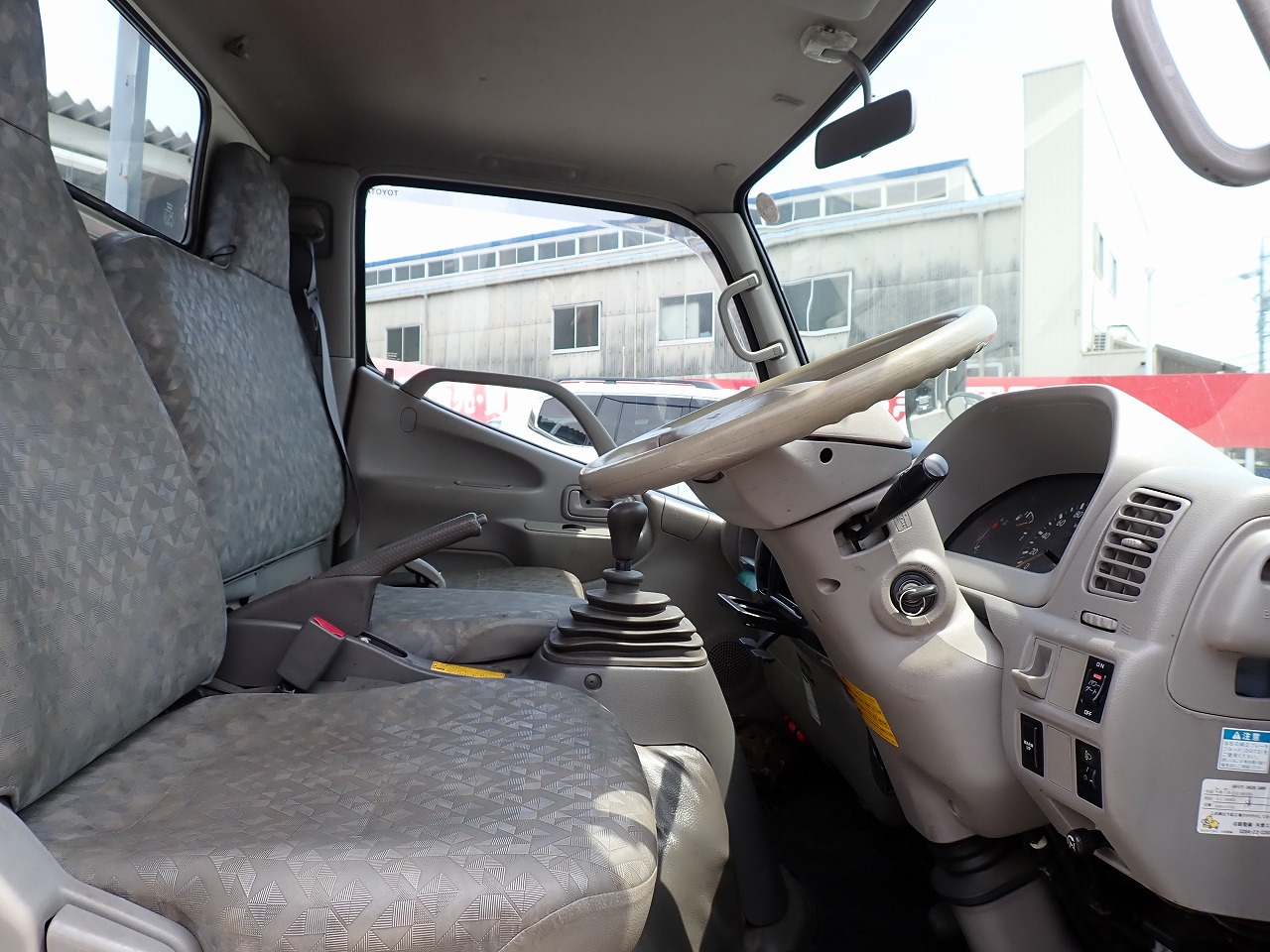 TOYOTA Dyna Truck