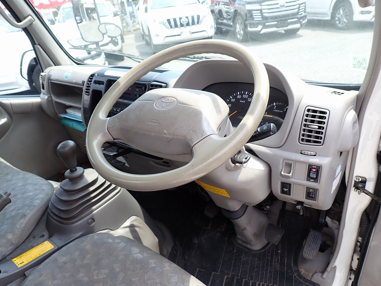 TOYOTA Dyna Truck
