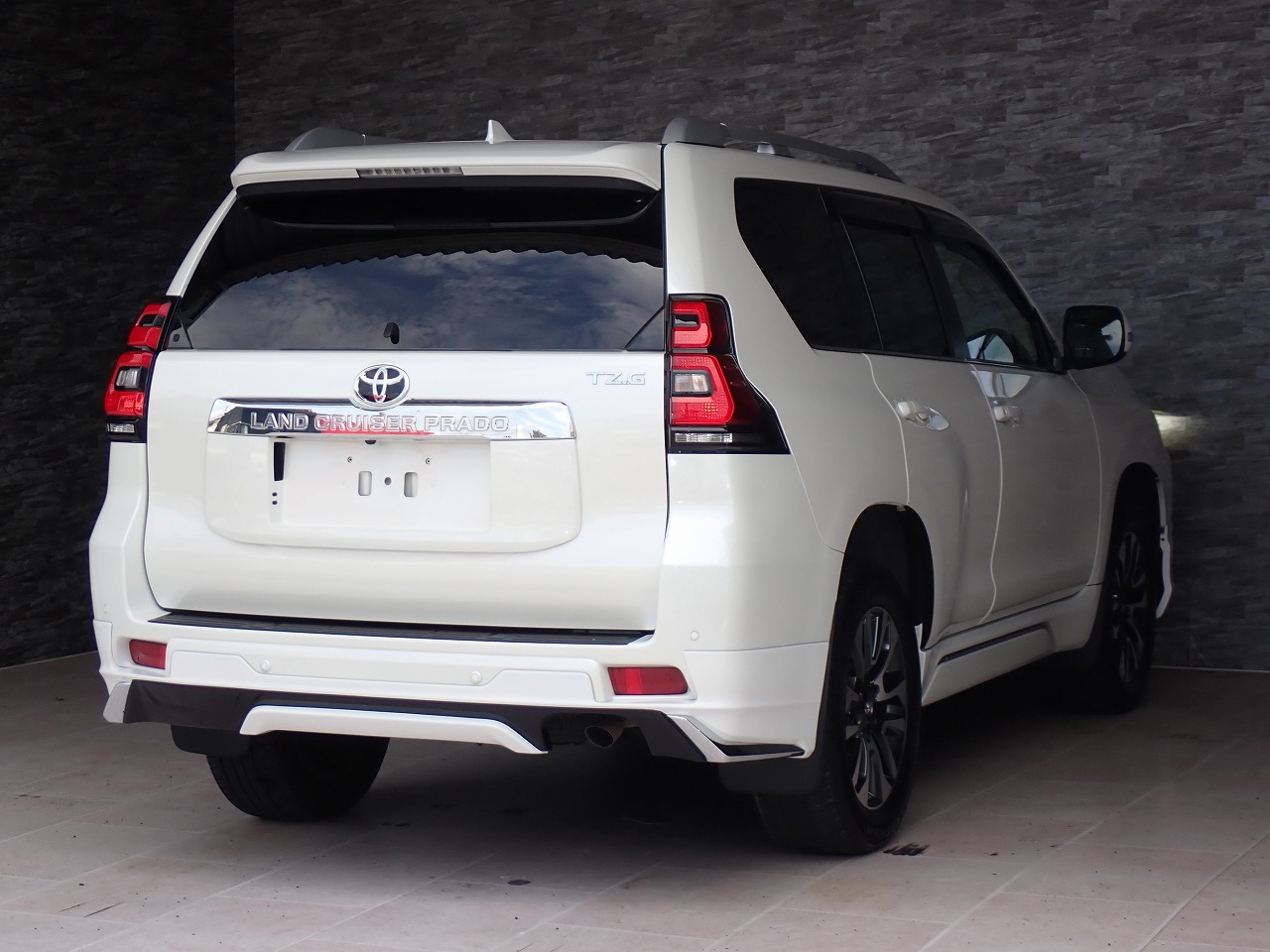 TOYOTA Land Cruiser Prado
