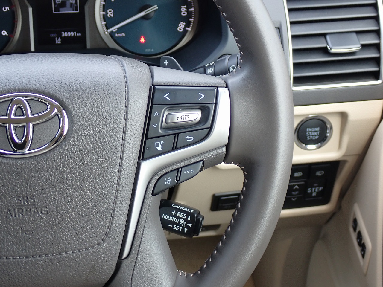 TOYOTA Land Cruiser Prado