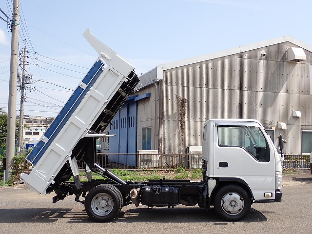 ISUZU Elf Truck
