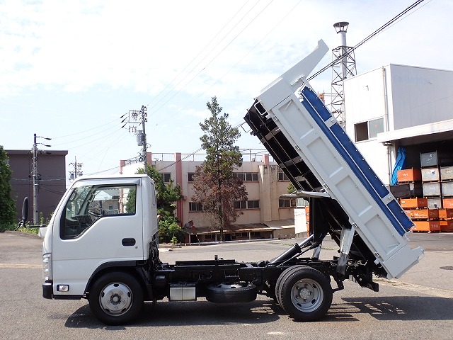 ISUZU Elf Truck