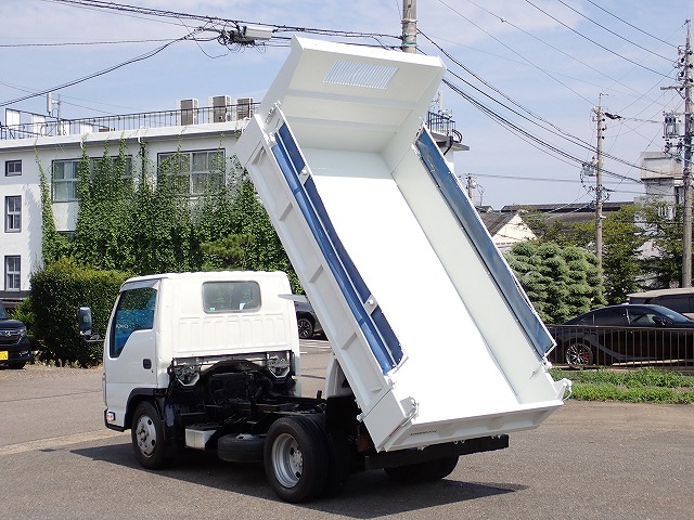 ISUZU Elf Truck