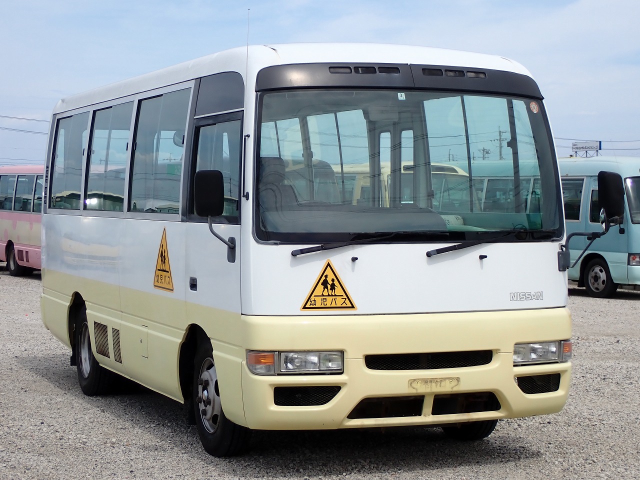 NISSAN Civilian Bus