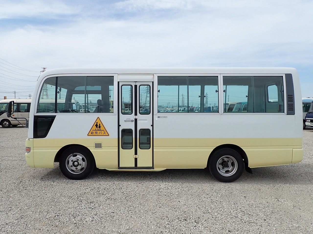 NISSAN Civilian Bus