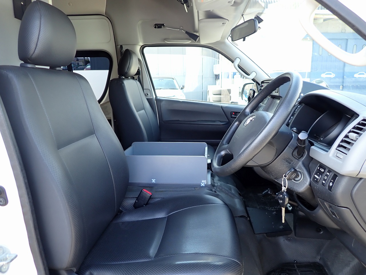 TOYOTA Hiace Wagon