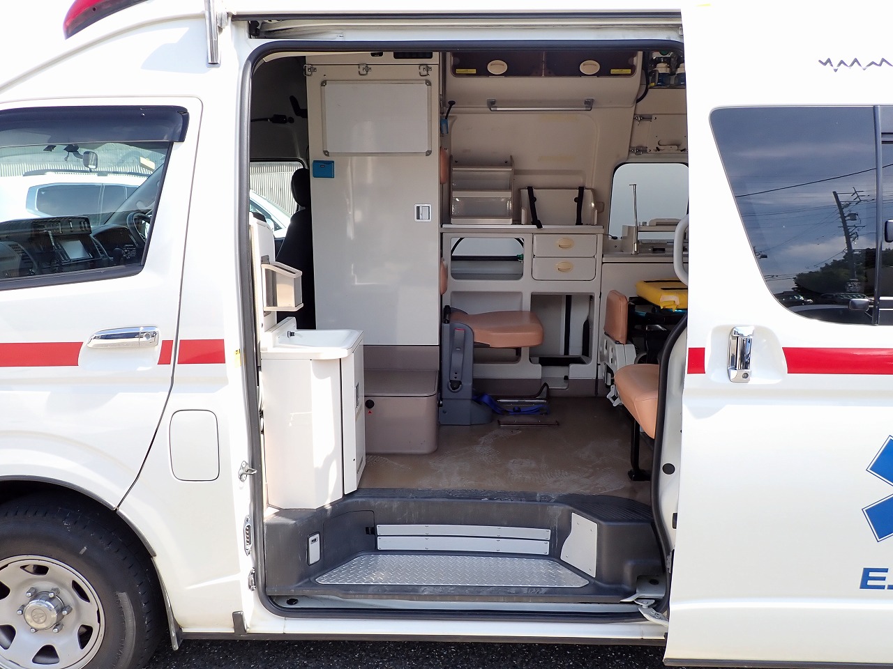 TOYOTA Hiace Wagon