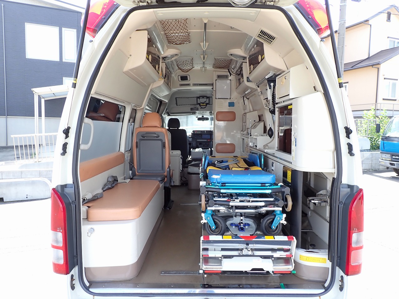 TOYOTA Hiace Wagon