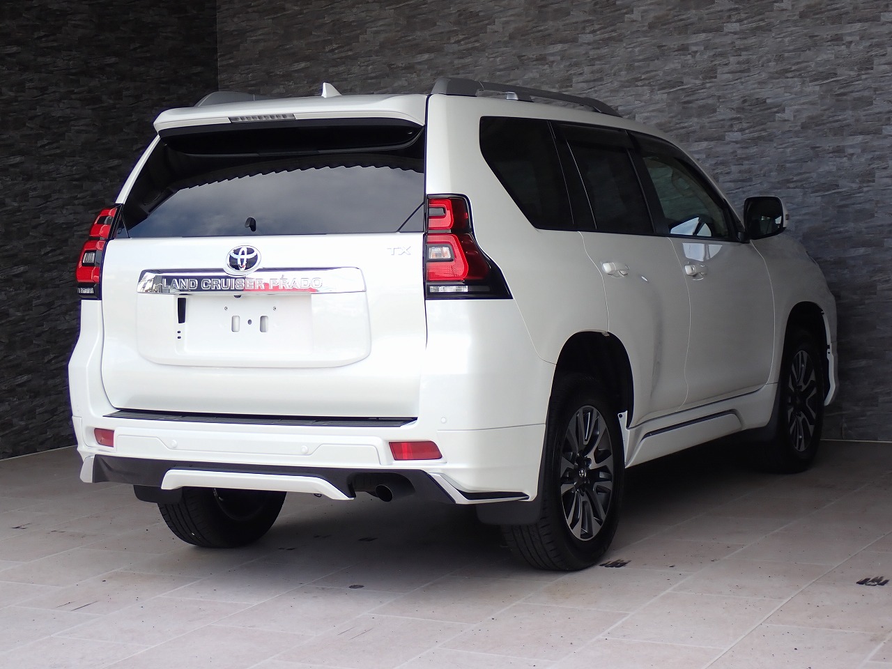 TOYOTA Land Cruiser Prado
