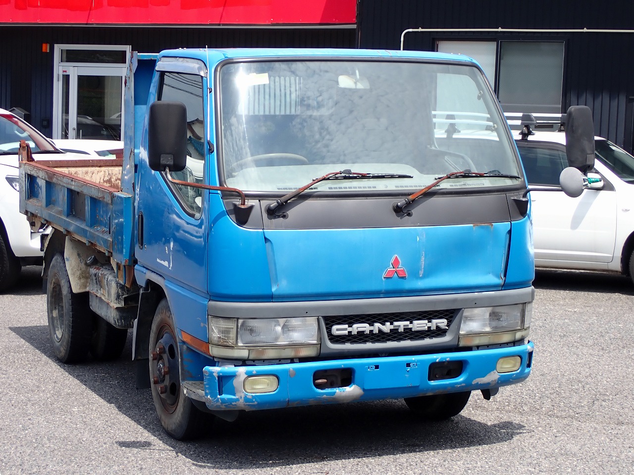 MITSUBISHI Canter