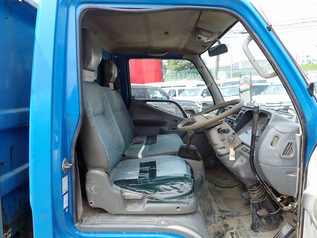 MITSUBISHI Canter