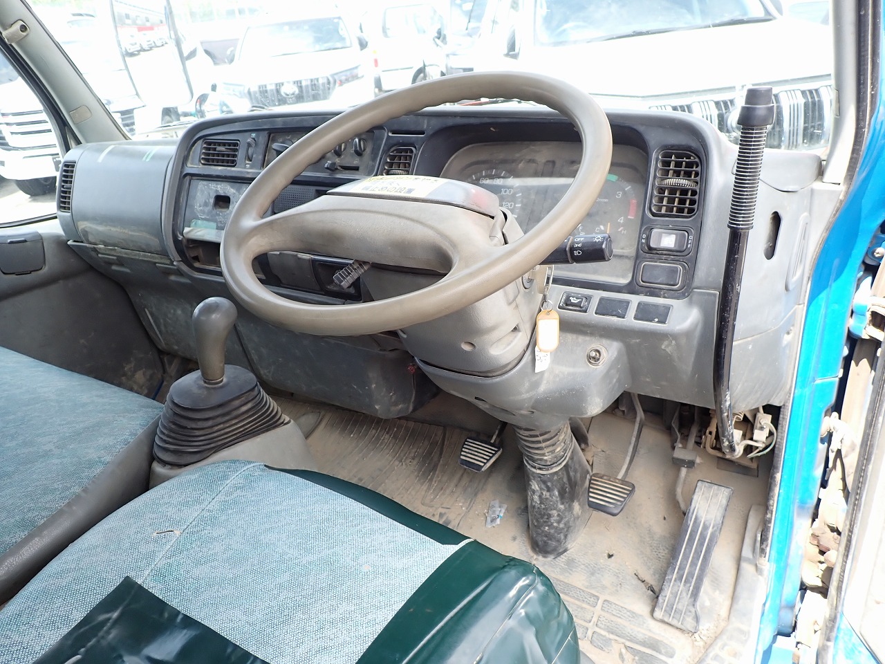 MITSUBISHI Canter