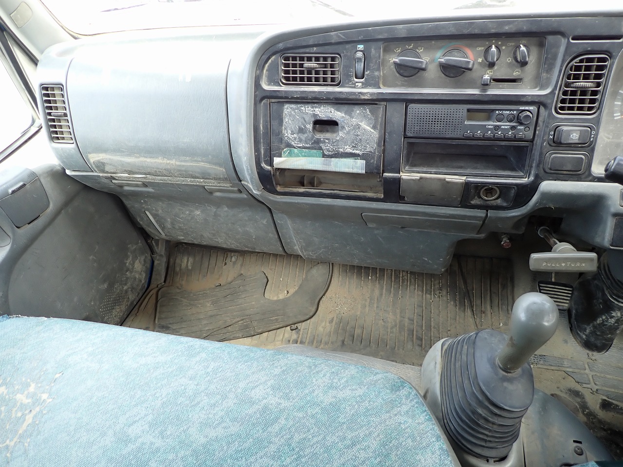 MITSUBISHI Canter