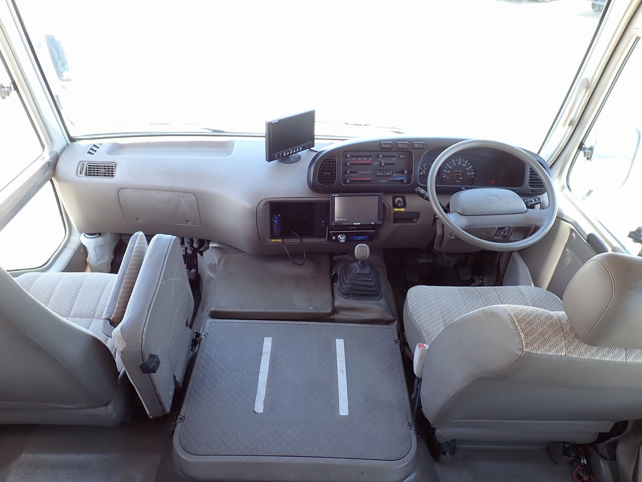 TOYOTA Coaster