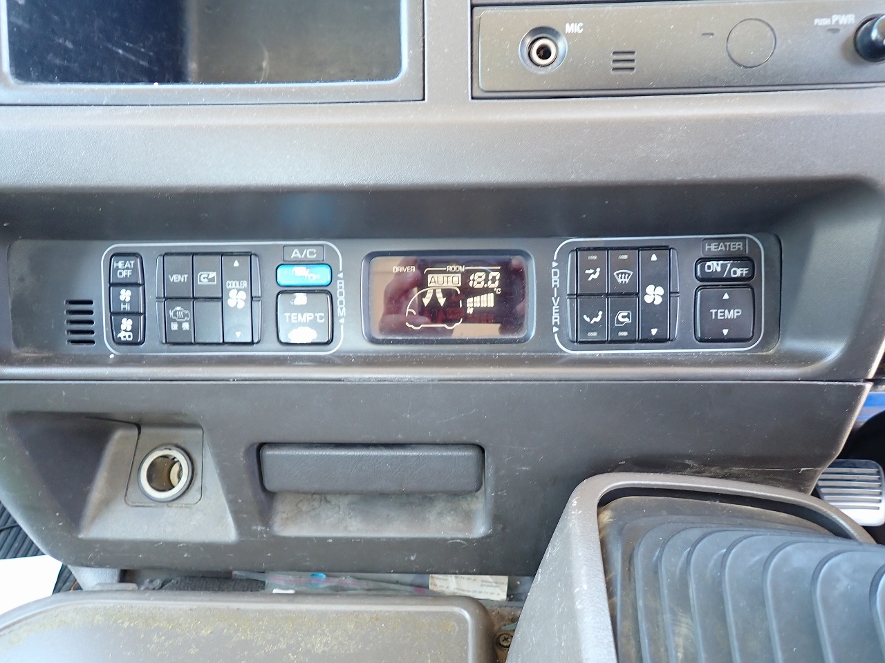 MITSUBISHI Rosa