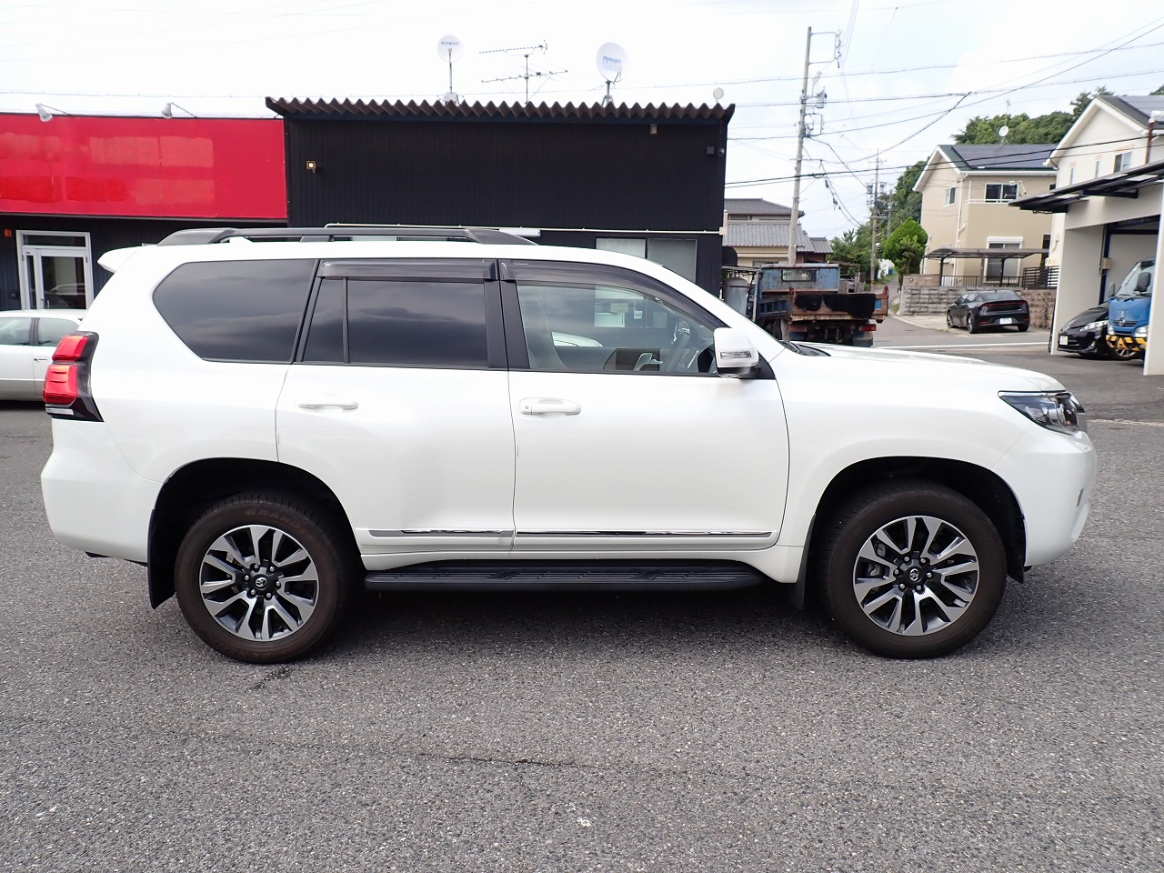 TOYOTA Land Cruiser Prado