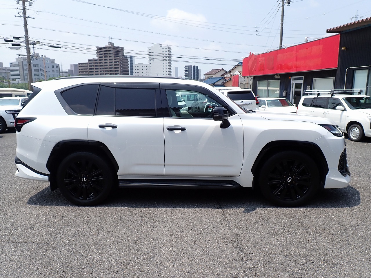 LEXUS LX 600