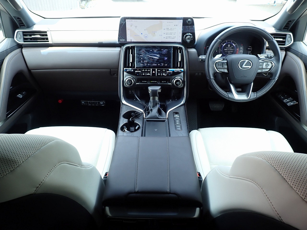 LEXUS LX 600