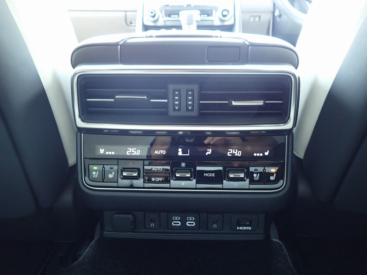 LEXUS LX 600
