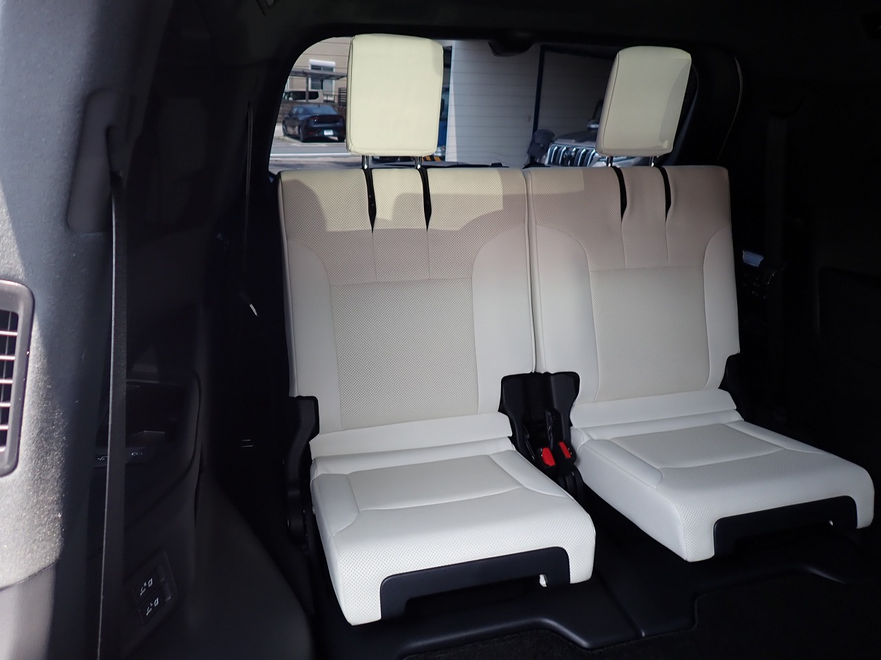 LEXUS LX 600