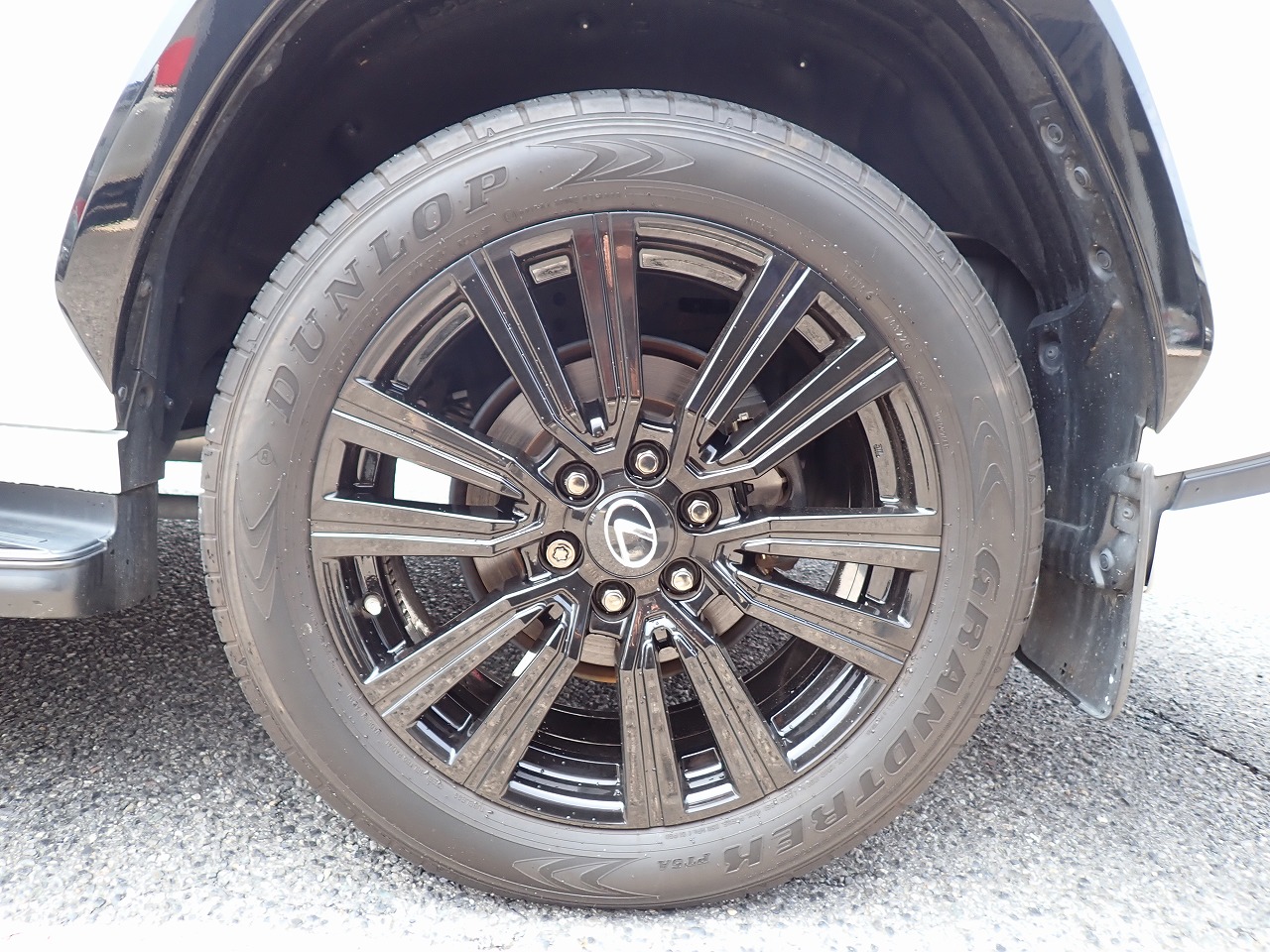 LEXUS LX 600