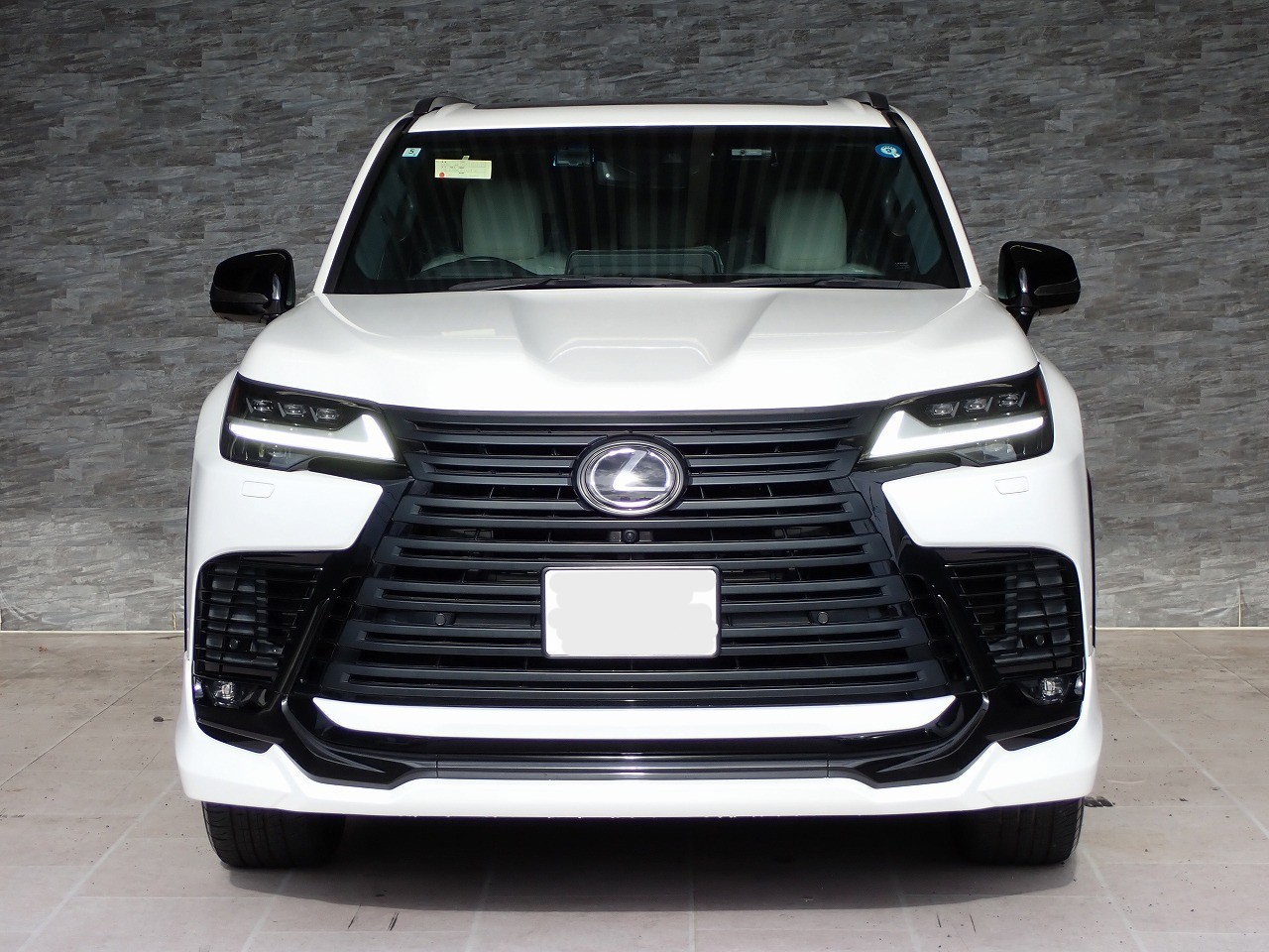 LEXUS LX 600