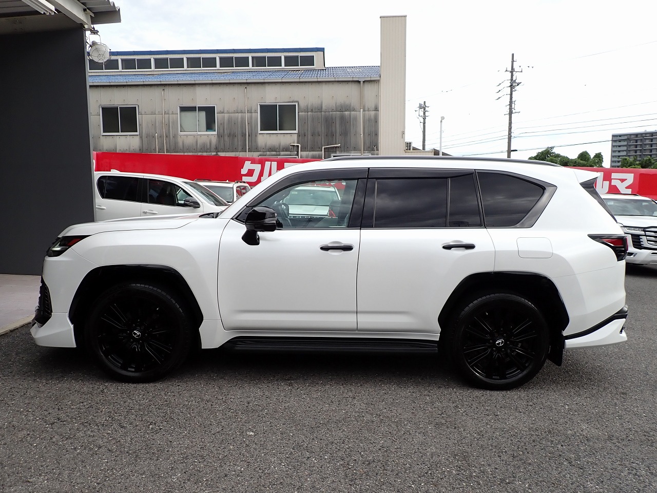 LEXUS LX 600