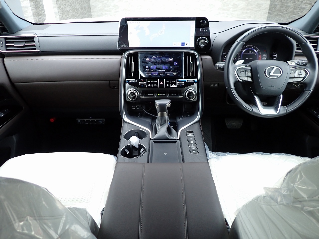 LEXUS LX 600