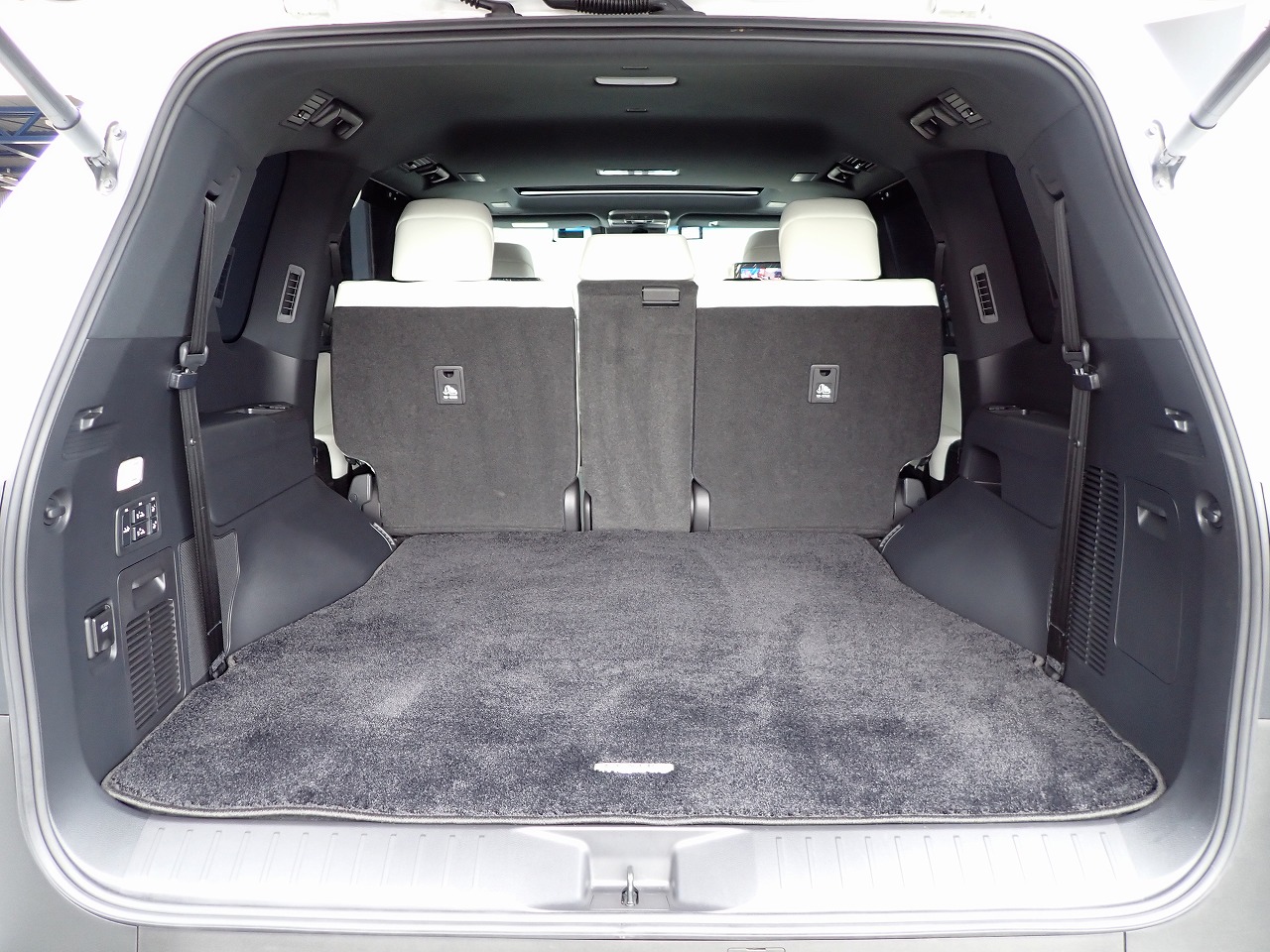 LEXUS LX 600