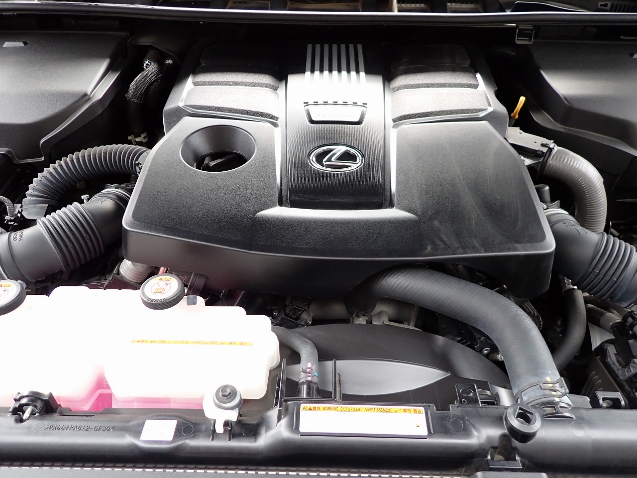 LEXUS LX 600
