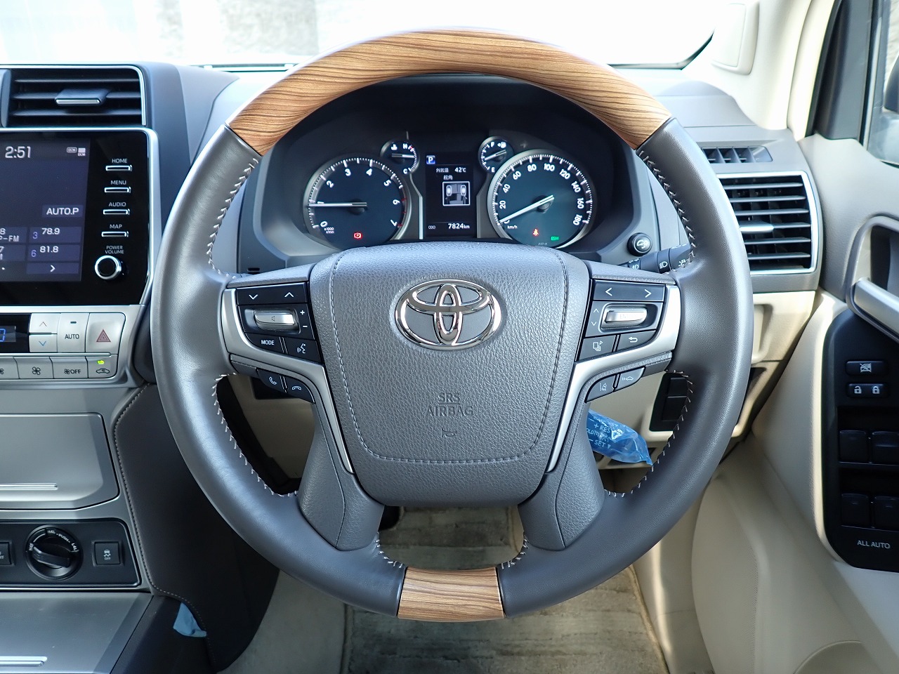 TOYOTA Land Cruiser Prado