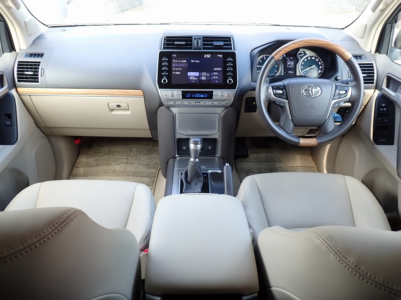 TOYOTA Land Cruiser Prado