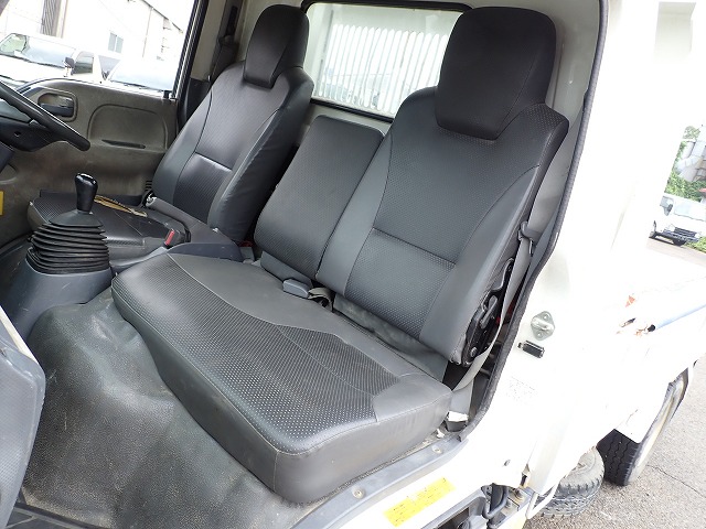 ISUZU Elf Truck