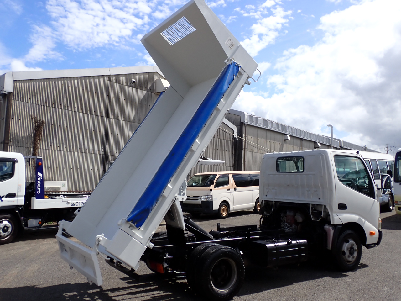 HINO Dutro