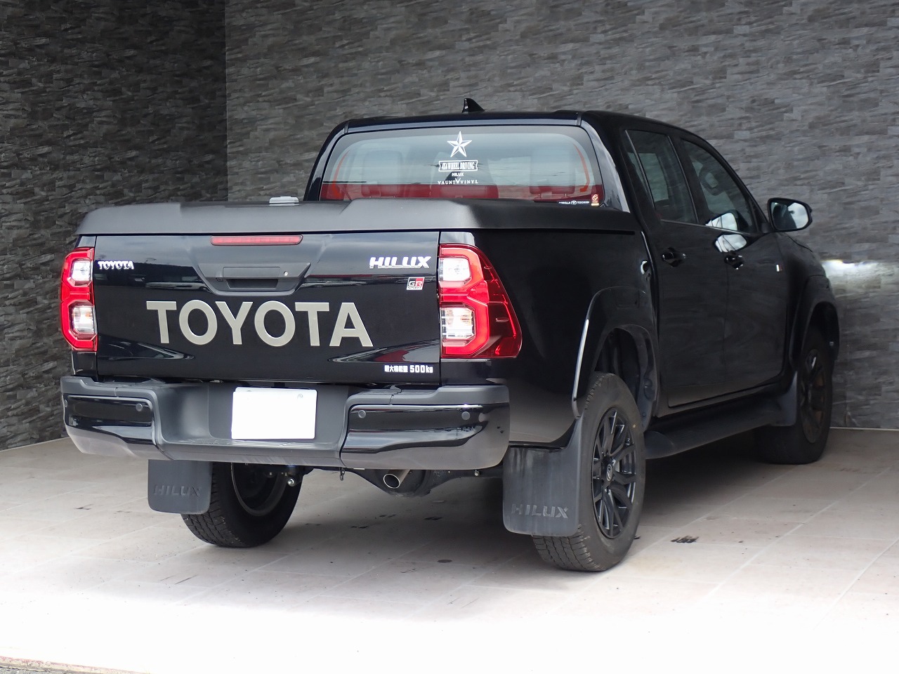 TOYOTA Hilux