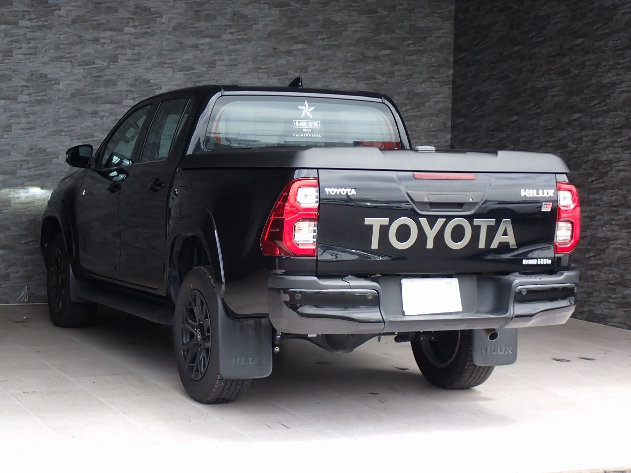 TOYOTA Hilux