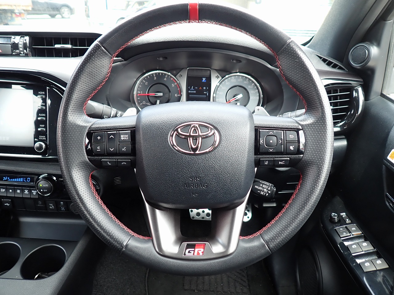 TOYOTA Hilux