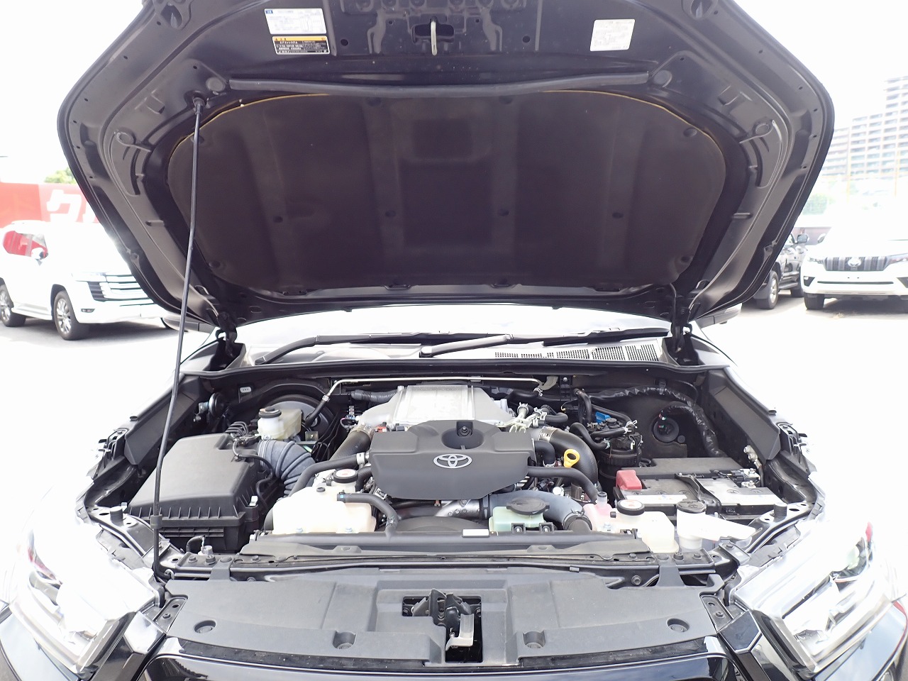 TOYOTA Hilux