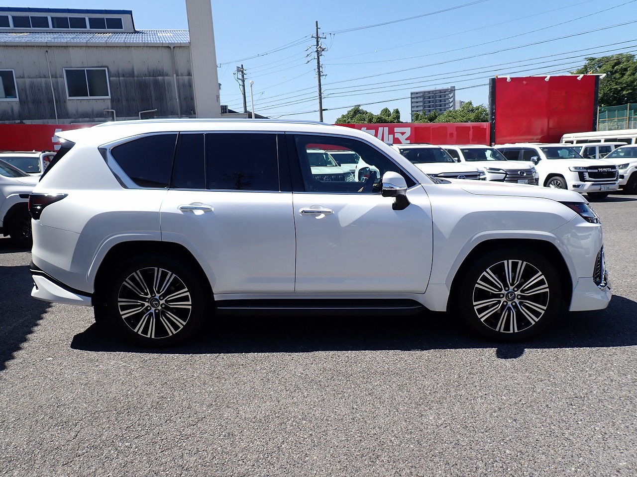 LEXUS LX 600