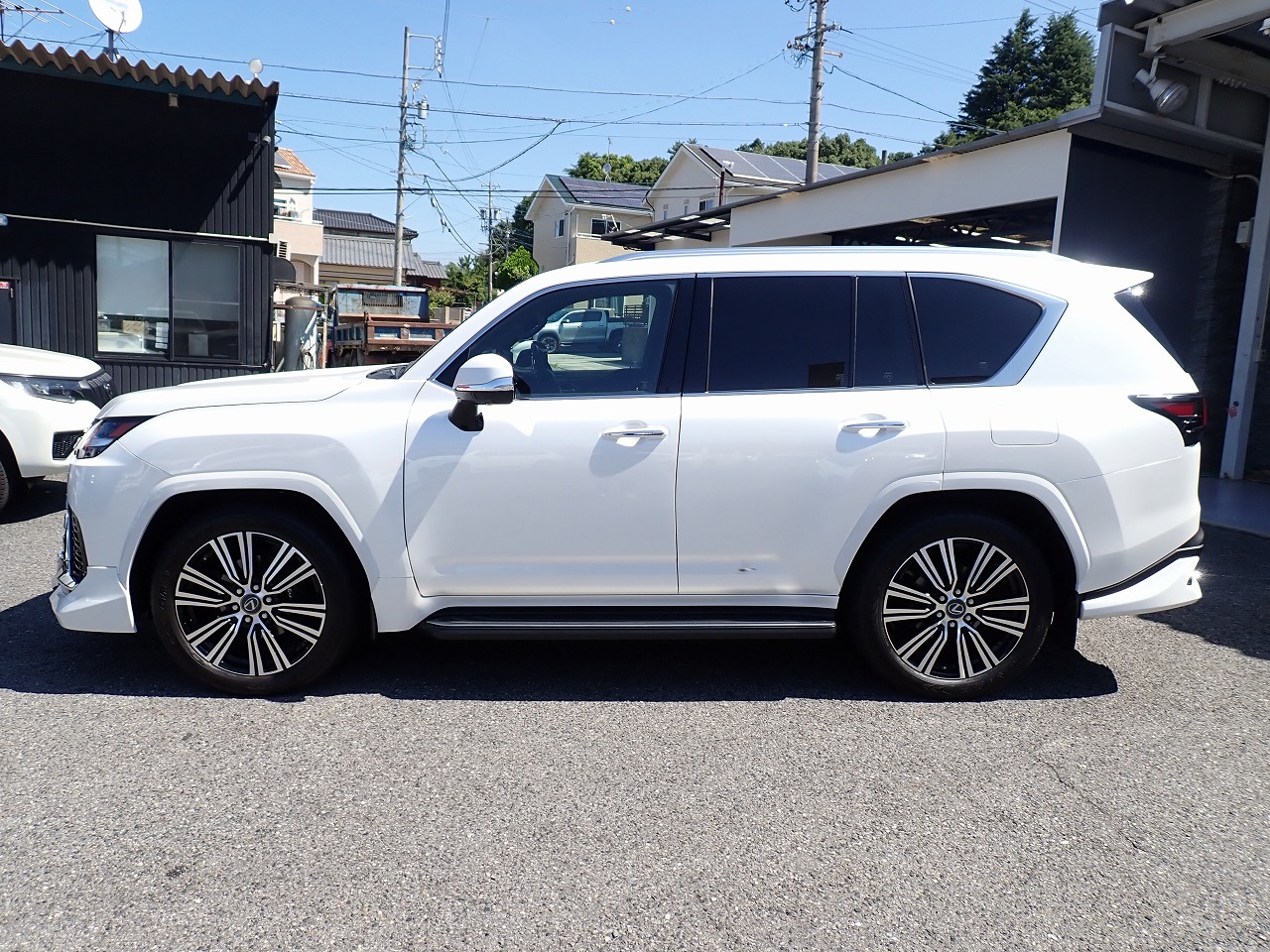 LEXUS LX 600