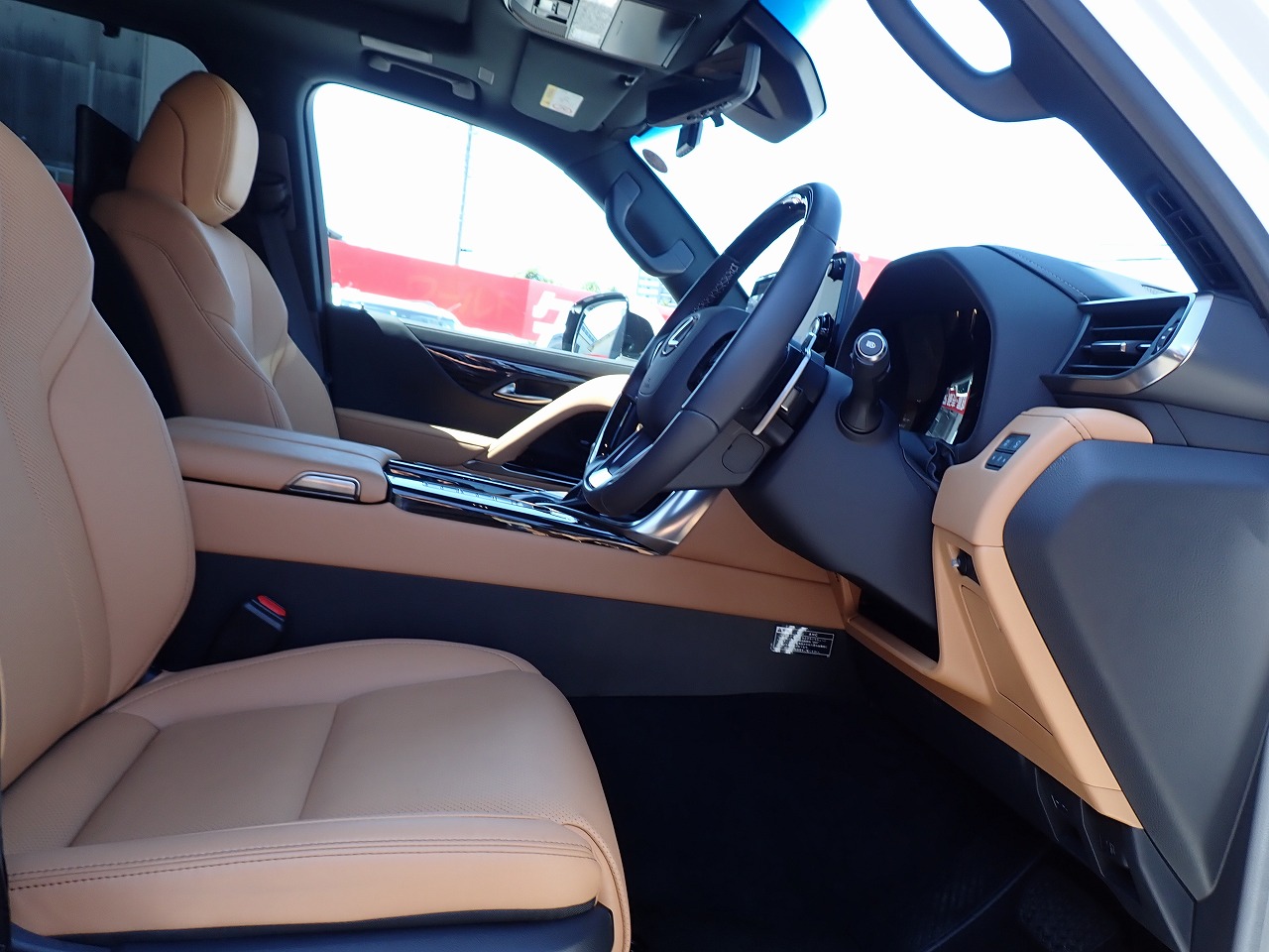 LEXUS LX 600